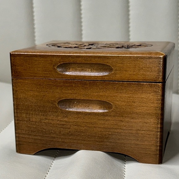 ANTIQUE Swiss M. Schwalb Black Forest Brienz Carved Music Trinket Jewelry Box EU - Picture 10 of 17